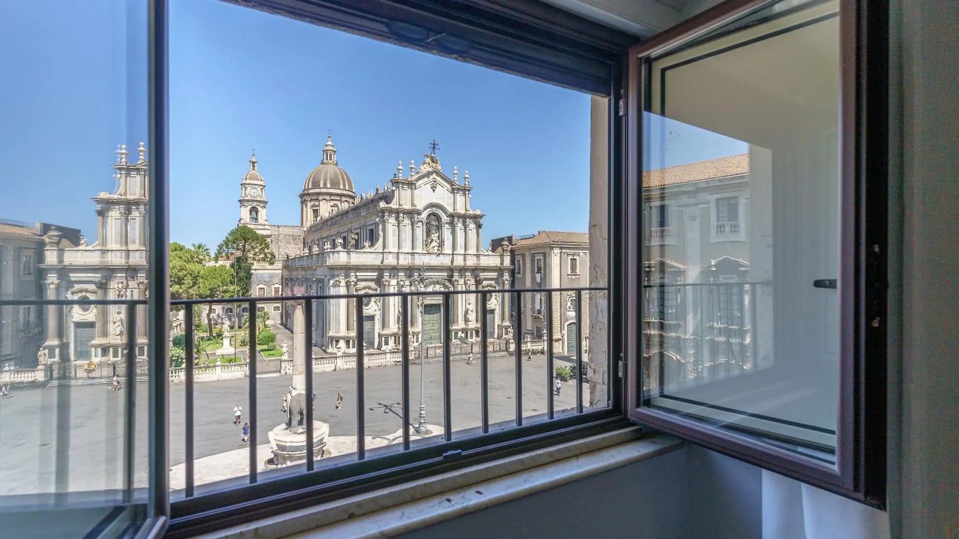 Alojamento de Acomodação e Pequeno-almoço La Finestra Sul Duomo Acomodação com café da manhã Catânia